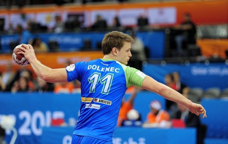 Dolenec to FC Barcelona - Richardson to Montpellier ...