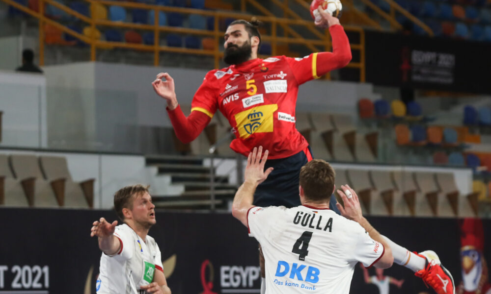 Spain celebrate important win over Germany! | Handball Planet